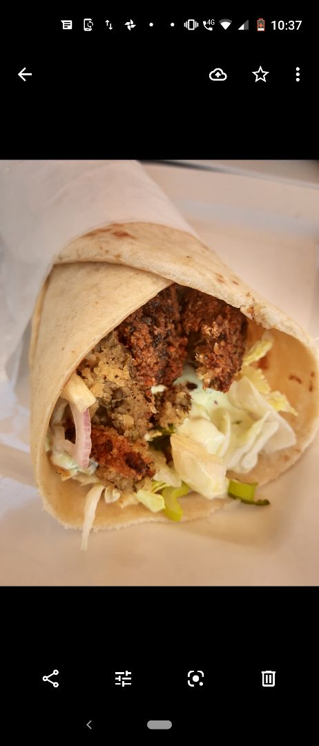 photo of SaladPita Shawarmas con falafels shared by @cambiodemente on  27 Feb 2020 - review