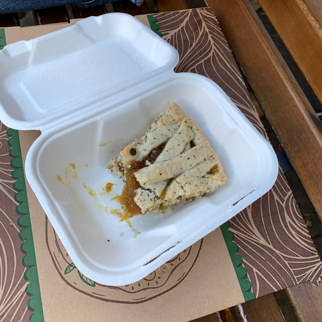 Foto do prato “torta con marmellata”