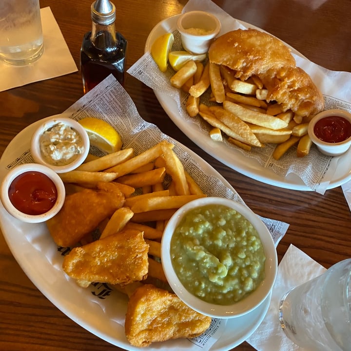 photo of Rose & Crown Dining Room Fish and chips shared by @easyonle on  13 Sep 2020 - review