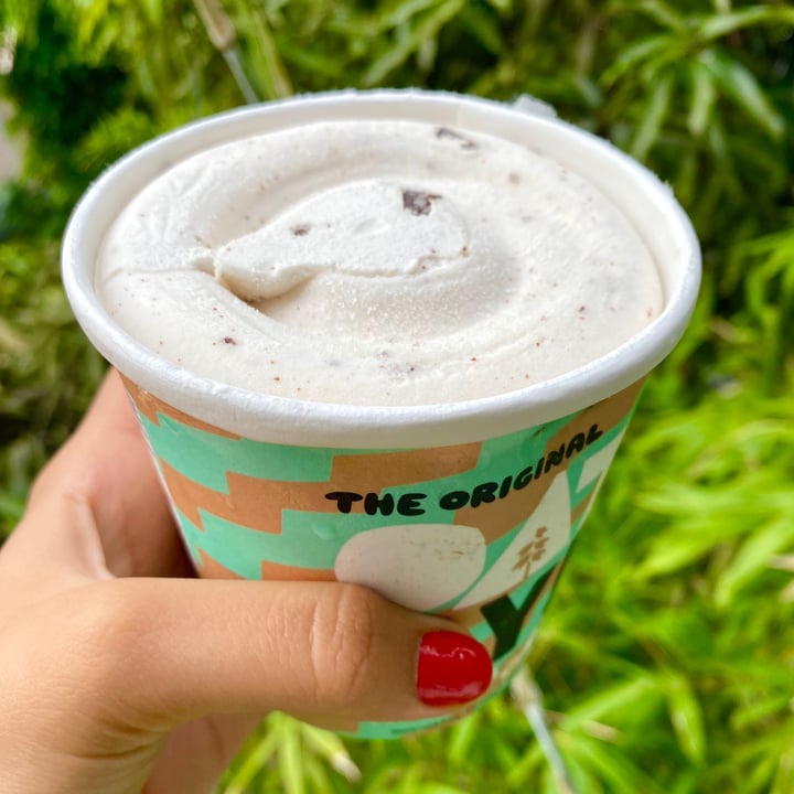 review photo of Oatly Mint Chip Non-dairy Frozen Dessert shared by @alejaduquev on 27 Jul 2021 - review