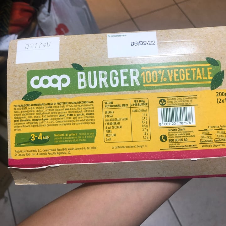 photo of coop Hamburger shared by @mamartix on  22 Aug 2022 - review