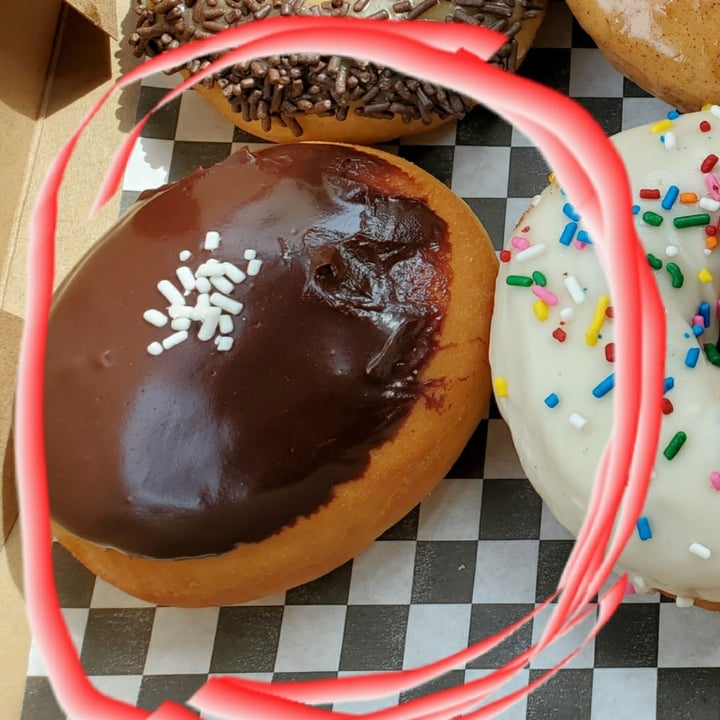 photo of Glam Doll Donuts Vegan Dark Angel shared by @4thepiggies on  23 Aug 2020 - review
