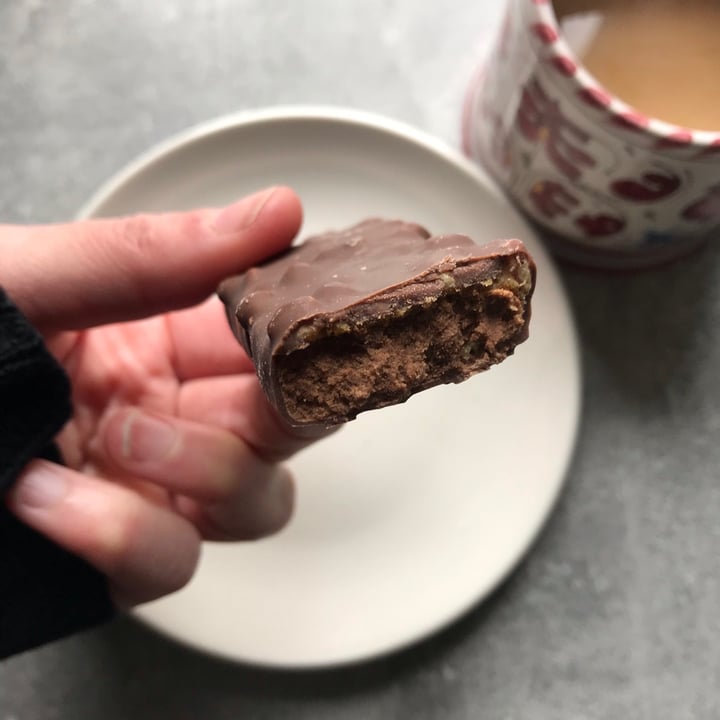 review photo of Misfits Plant Based Chocolate Hazelnut shared by @gu on 10 Apr 2021 - review