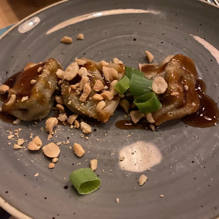 photo of Dhabbu - l'asiatico Gyoza verdure shared by @alicelovestheanimals on  03 Oct 2021 - review