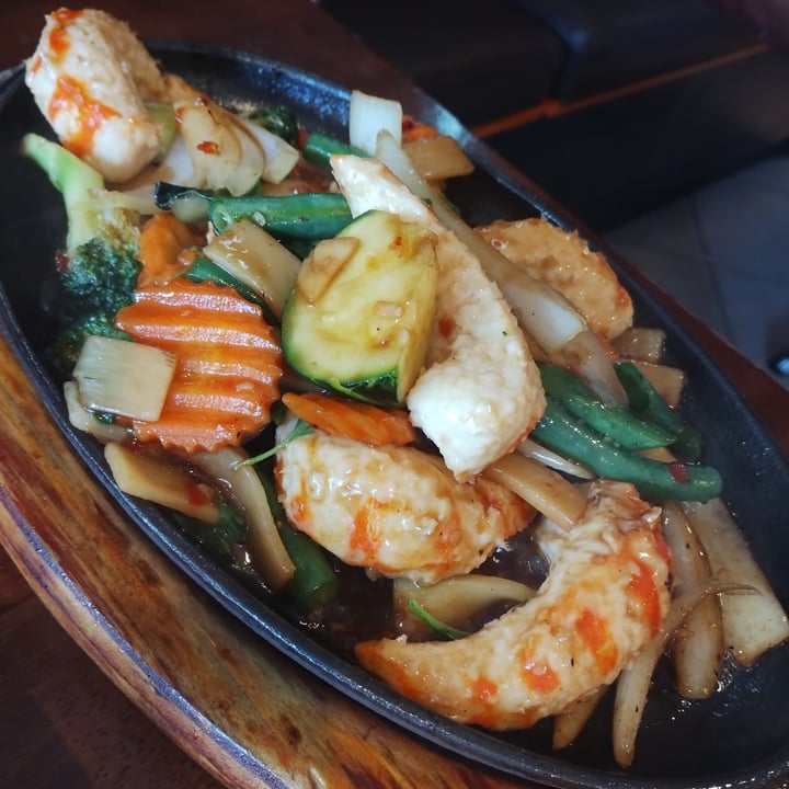 photo of Amarin Thai Cuisine Vegan Hot Plate Prawns shared by @thirteene on  28 Nov 2022 - review