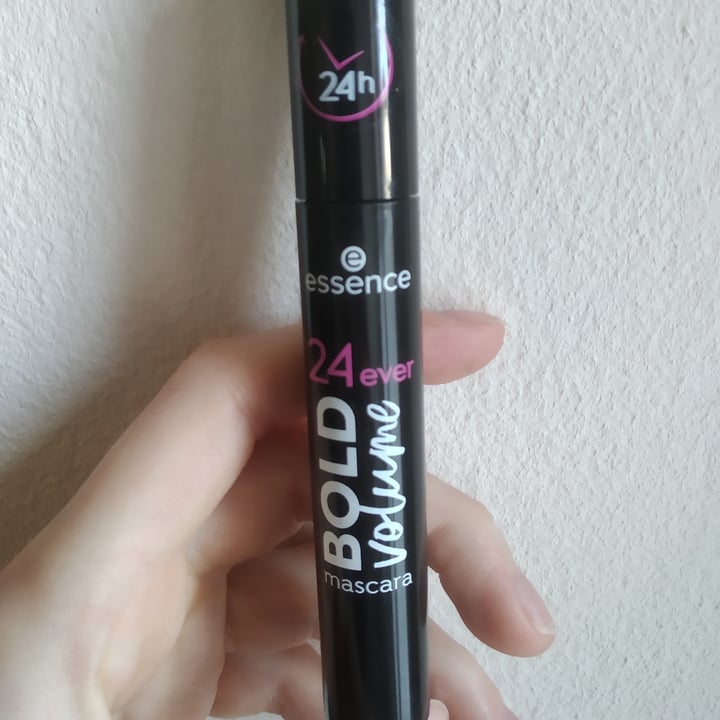 photo of Essence Cosmetics Bold Volume Mascara shared by @arya123stella on  04 Dec 2021 - review