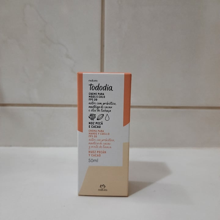 photo of Natura creme para mãos maos noz pecan shared by @julianaaoki on  24 Jun 2022 - review