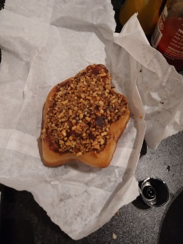 菜肴“Chocolate and Hazelnut Doughnut”的照片