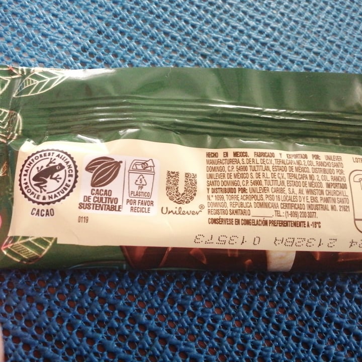 photo of Magnum Magnum Almendras Vegana shared by @angelicaesther on  16 Jun 2022 - review