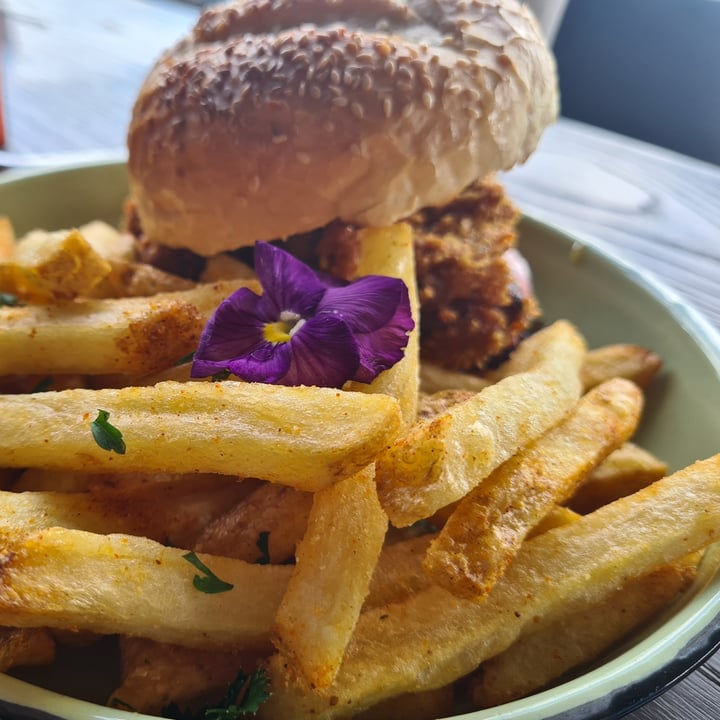 photo of Asher's Corner Cafe @ Ashers Farm Sanctuary AFC burger shared by @mies14 on  26 Nov 2021 - review