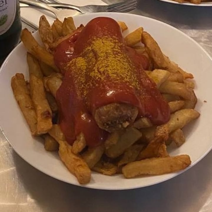 photo of Yoyo Foodworld Beyond Sausage Currywurst shared by @bratkart0ffel on  15 Aug 2022 - review