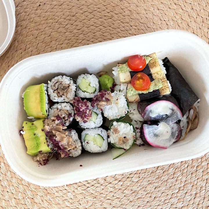 photo of Japa Vegana - Delivery japonês e asiático vegano Combinado 15 shared by @marymat on  10 Dec 2022 - review