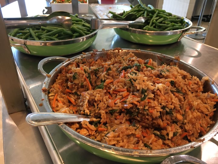 photo of The Marketplace at Usdan Cashew Fried Rice, Green Beans, Cucumber Salad shared by @vegoutwes on  11 Oct 2018 - review
