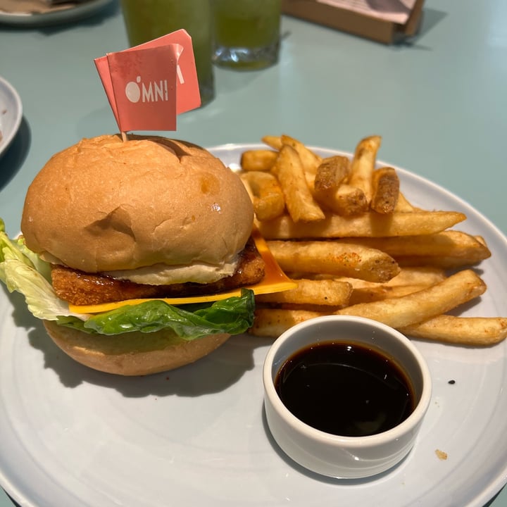 photo of Green Common Singapore Omni Fish Burger shared by @qmh on  22 Oct 2022 - review