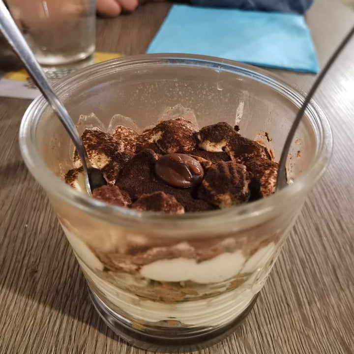 photo of Sotto Loggia bar music & drinks Tiramisù shared by @vulcanoattivo on  21 May 2022 - review