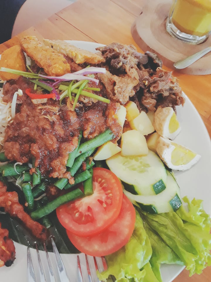 photo of Give Cafe Gado-gado shared by @ysquared on  05 Dec 2018 - review