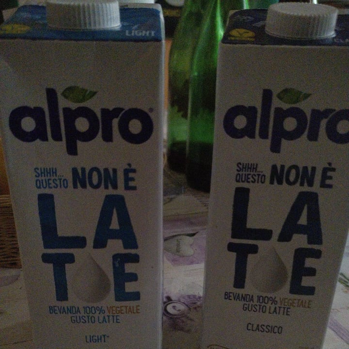 review photo of Alpro This is Not Milk Classic Questo Non è Late Classico shared by @giaxxx3 on 25 Apr 2022 - review