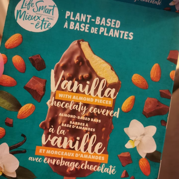 photo of Life Smart Vanilla Chocolaty-Covered Almond-Based Bar shared by @virginieparenteau on  23 Oct 2021 - review