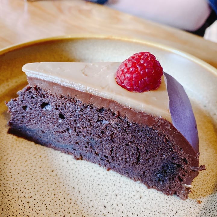 photo of Genius Central Singapore Raw beetroot cake shared by @hongkheng on  30 Mar 2022 - review