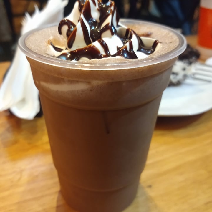 photo of OM - Vegan Coffe Shop & Beer Frappe Frozen Choko shared by @lelemore on  04 Oct 2021 - review