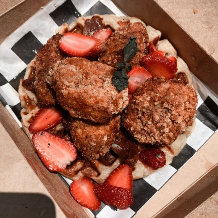 photo of Gardeno Plant Based Chick’n waffle shared by @stephaniearagon on  27 Aug 2021 - review