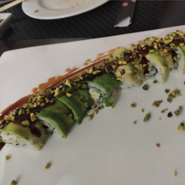 photo of Asia Fusion Sushi Vegan Cheese Roll Con Pistacchio shared by @alis95 on  25 Apr 2022 - review