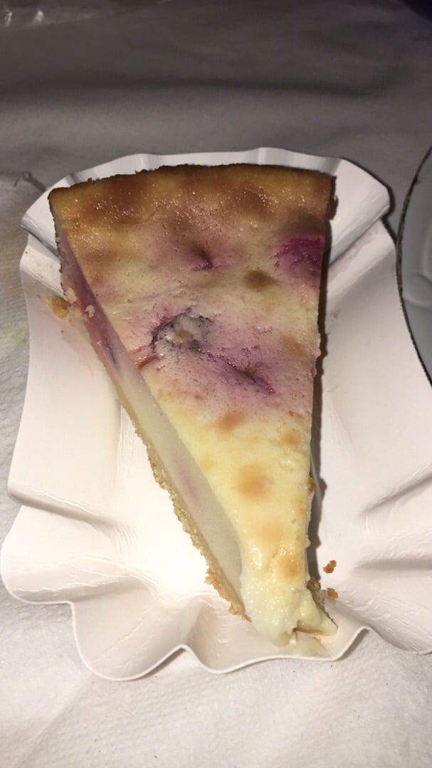 review photo of Swing Kitchen - Real Vegan Burger vegan cheesecake shared by @andreaskra on 22 Feb 2020 - review