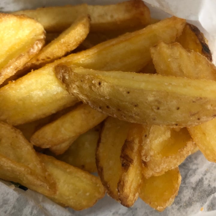 photo of Lekker Vegan Kloof Wedge Chips shared by @saigepeters on  15 Jun 2021 - review