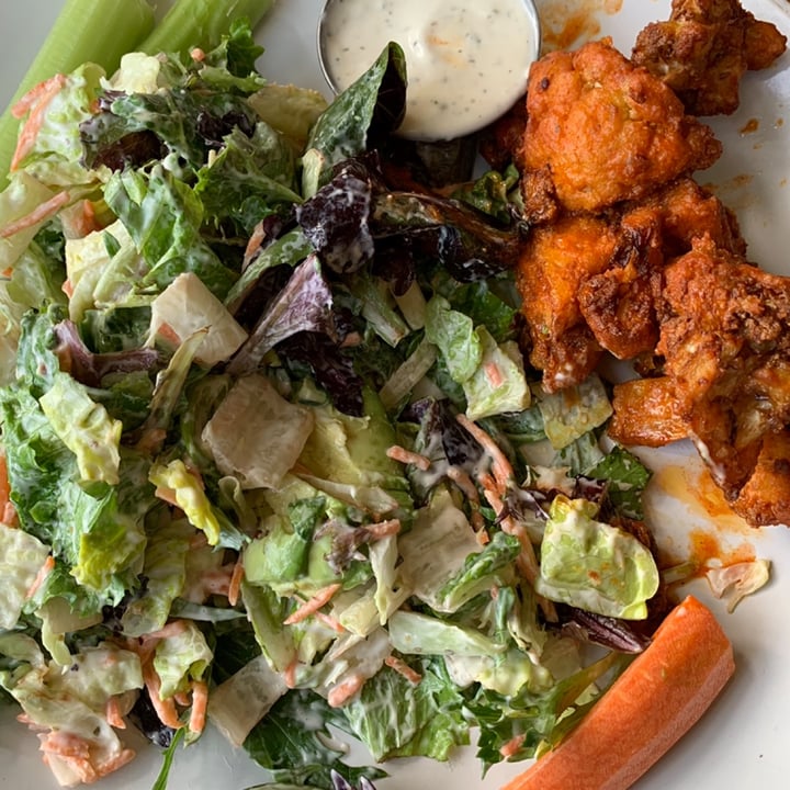 photo of Sage Plant Based Bistro Pasadena Hot ‘Wing’ Salad shared by @fatvegana on  29 Apr 2022 - review