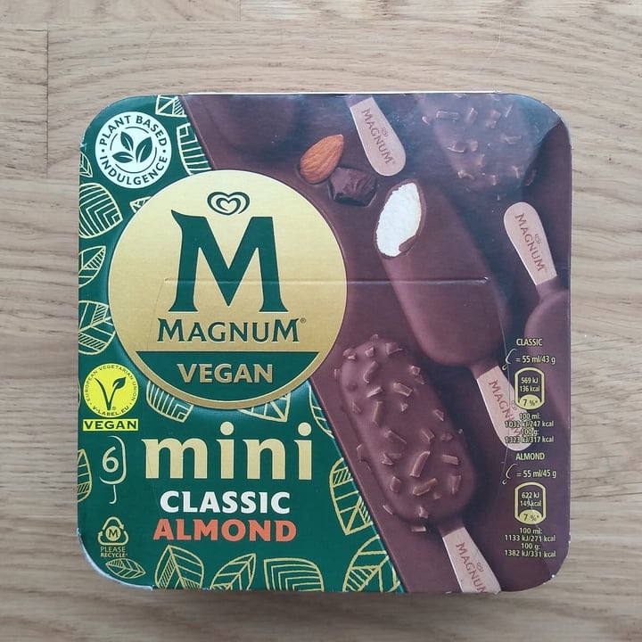 photo of Magnum Magnum Vegan Mini Classic Almond shared by @bruno76 on  12 Apr 2022 - review