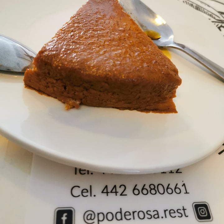 photo of Poderosa Restaurante Vegano Muffin De Zanahoria Y Nuez shared by @pamela1991 on  24 May 2021 - review