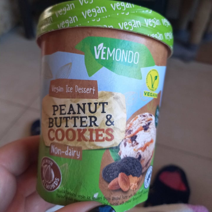 review photo of Vemondo Vegan Ice Dessert Peanut Butter & Cookies shared by @patinhaspatolas on 24 Jul 2022 - review