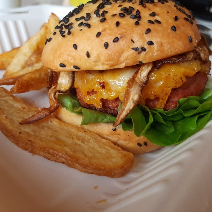 photo of Restaurante Justo Hamburguesa justa shared by @veggielina on  13 Jan 2021 - review