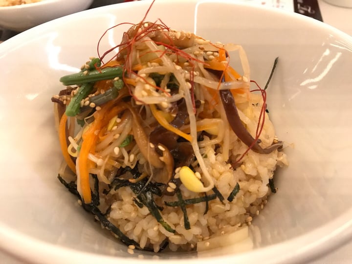 photo of VEGE DELI Kanna Vege salad brown rice shared by @angelinaoguma on  30 Jun 2019 - review
