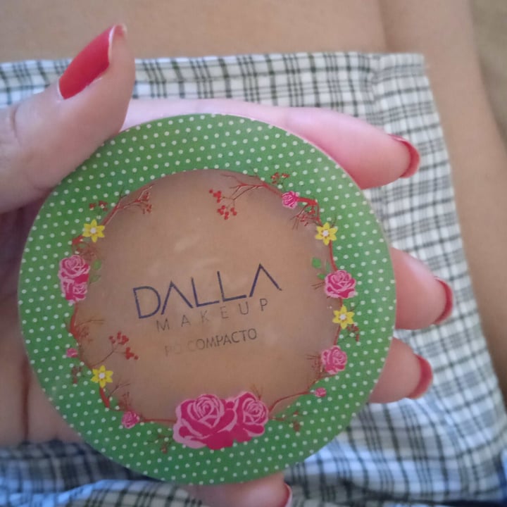 review photo of Dalla Makeup Polvo compacto shared by @advogadathais on 24 Apr 2022 - review