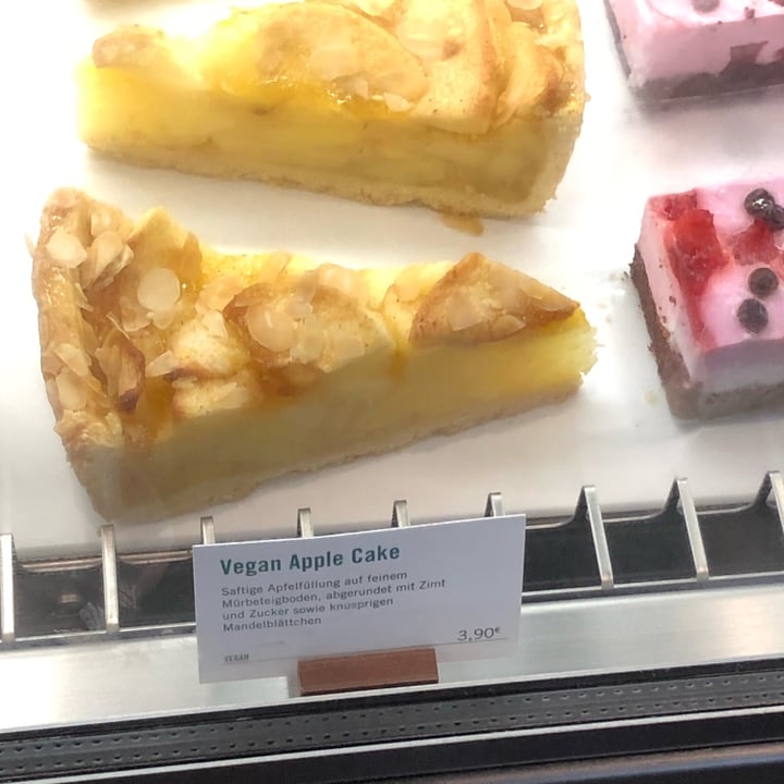 review photo of Starbucks Vegan Filet Stripes And Vegetable Focaccia shared by @dhuyke on 24 Oct 2022 - review