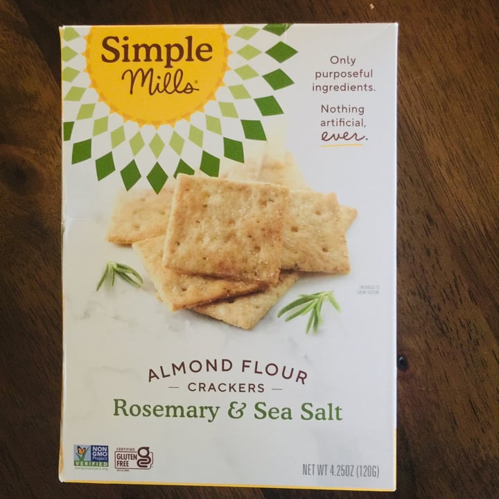 photo of Simple Mills Rosemary & salt almond flour crackers shared by @emmc1 on  14 Nov 2021 - review