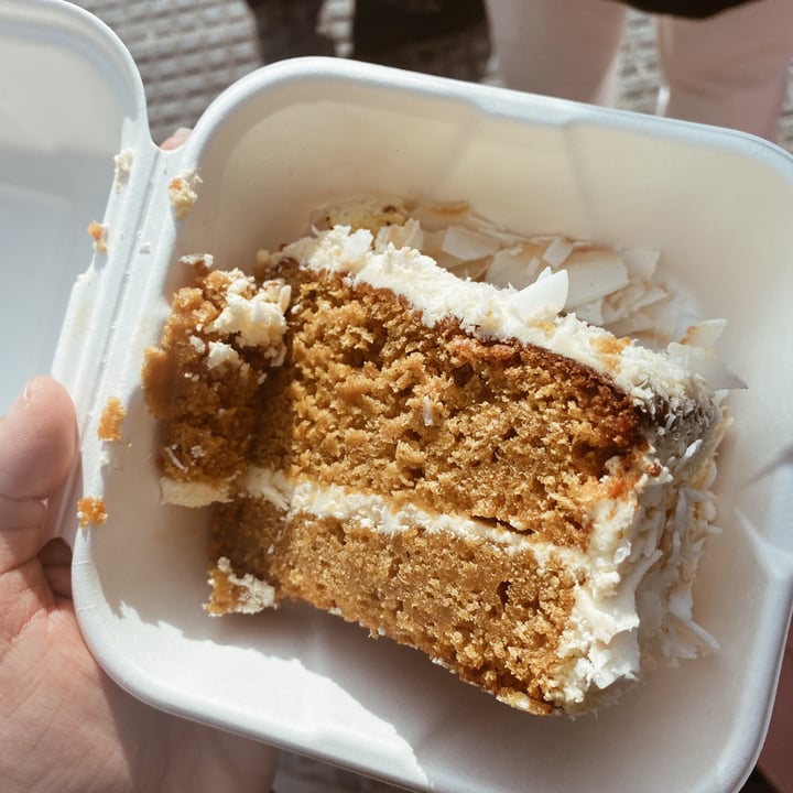review photo of La Huerta de Almeria Tarta De Zanahoria Y Coco shared by @theveganavocadito on 28 Nov 2022 - review