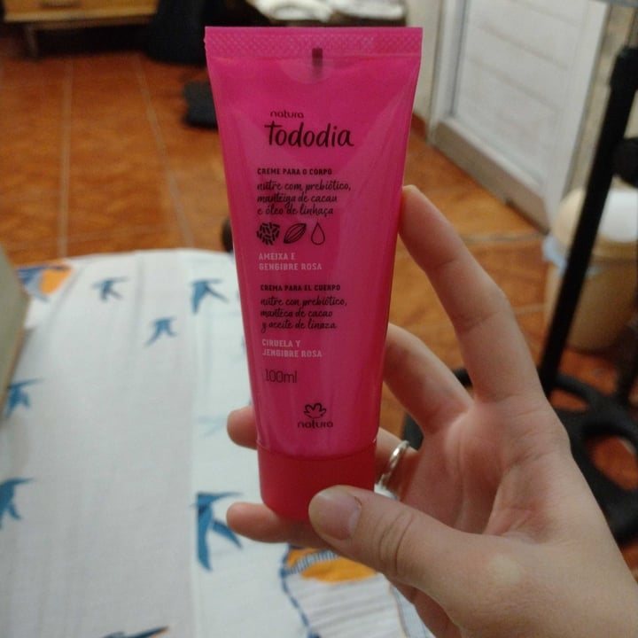 photo of Natura Crema para el cuerpo ciruela y jengibre rosa shared by @lunarezs on  17 Nov 2021 - review