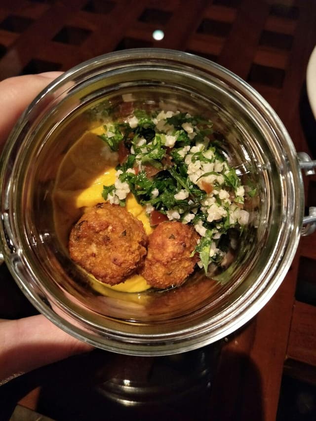 Foto do prato “Falafel, hummus and tabbouleh”