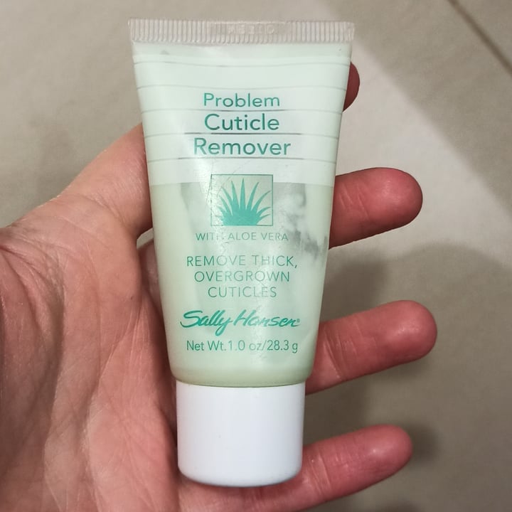 photo of Sally Hansen problem cuticle remover shared by @elisaboari on  21 Jun 2022 - review