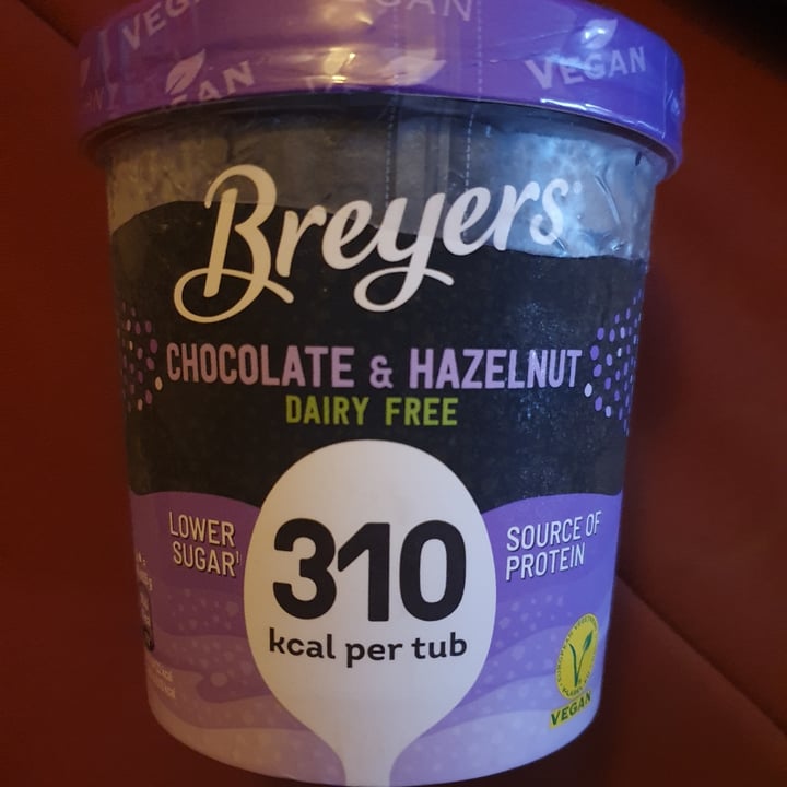 photo of Breyers Chocolate And Hazelnut Ice Cream shared by @bluedragonbee on  20 Jun 2021 - review