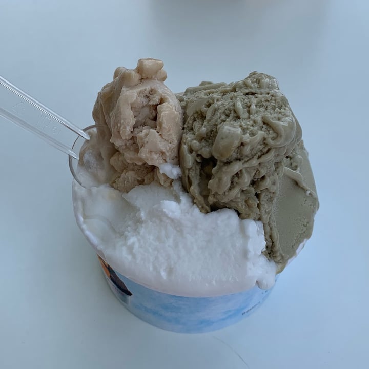 photo of Tennis Bar Di Cermignani Gabriella SAS - Bar e gelateria artigianale coppetta alla nocciola, pistacchio e cocco vegan shared by @annasanguinetti on  24 Aug 2022 - review