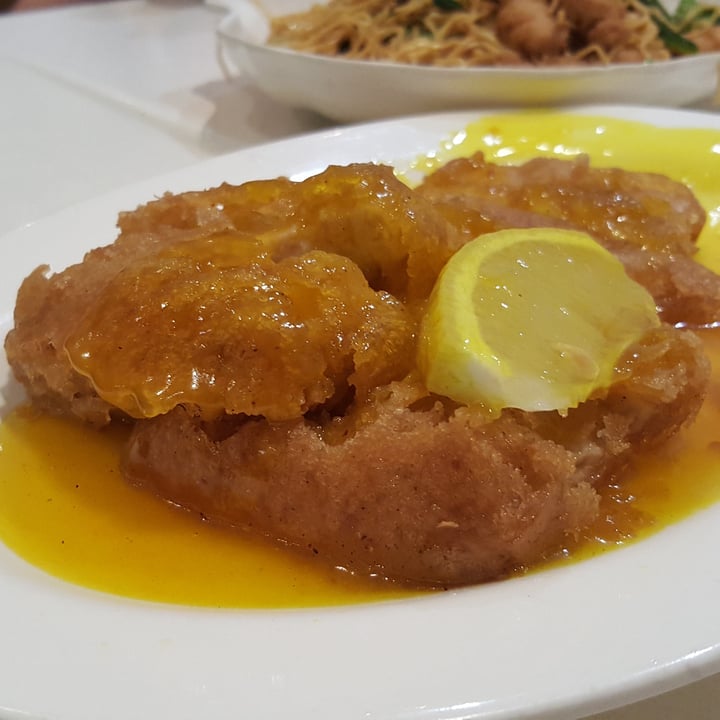 review photo of Easy House Vegetarian Restaurant Lemon Chicken shared by @noda on 16 Nov 2020 - review