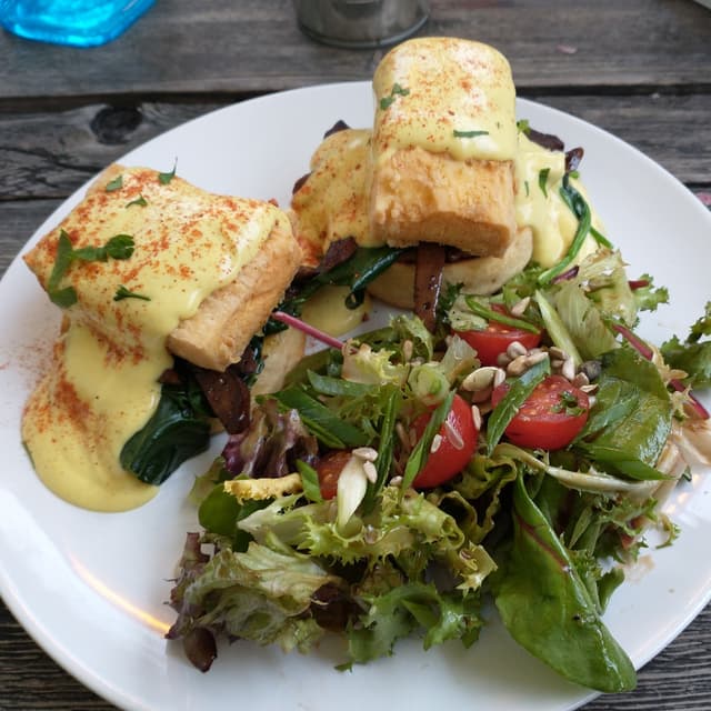 Photo of the dish “Love Eggs Benedict”