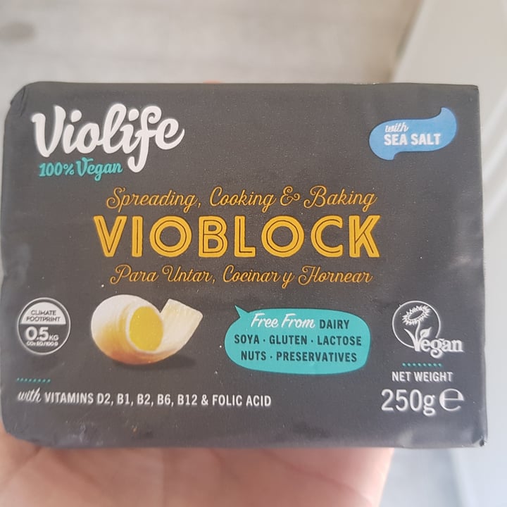photo of Violife Vioblock with sea Salt shared by @thaiscechini on  12 Apr 2022 - review