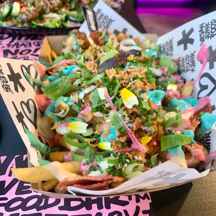 photo of Vegan Junk Food Bar Loaded fries (frites) shared by @georgeshayek on  11 Sep 2021 - review