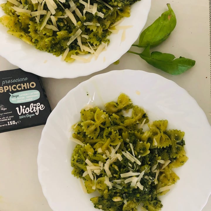 review photo of Violife Prosociano Spicchio shared by @nicole- on 28 Jul 2021 - review