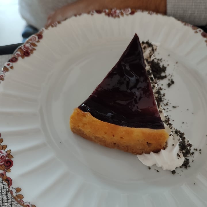 photo of Alice e Viola - Cucina vegetale Cheesecake ai mirtilli shared by @danone on  05 Nov 2022 - review