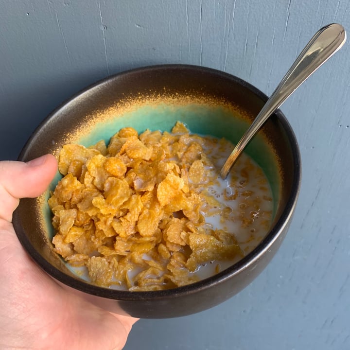 photo of Kellogg Frosted flakes shared by @fsshealth on  15 May 2021 - review